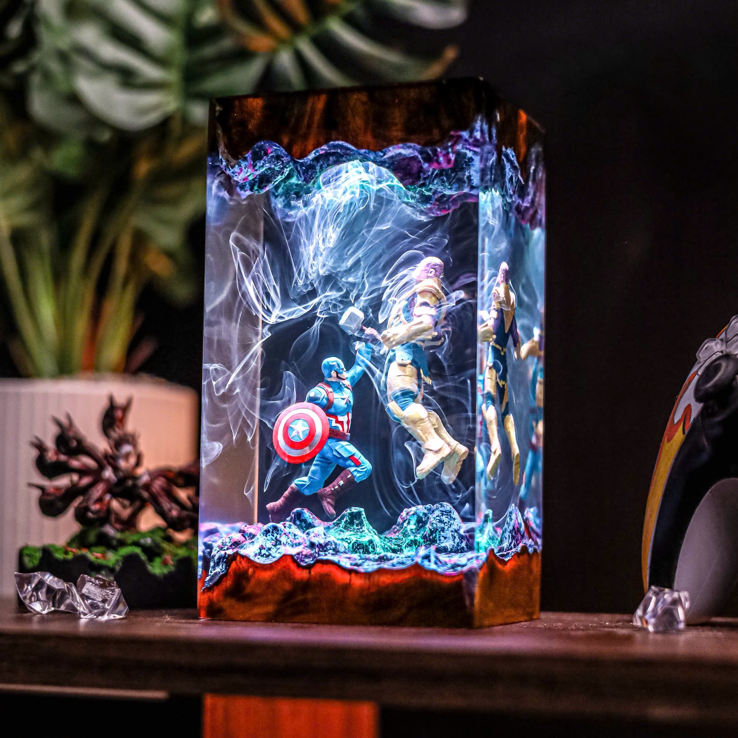 Thor vs Thanos Resin Lamp - Marvel Comics