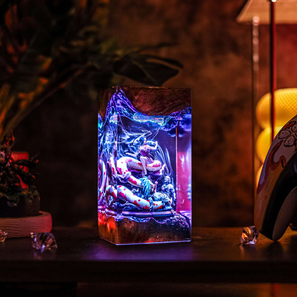Boa Hancock Resin Lamp | Handmade LED OnePiece | Lumiverse Resin