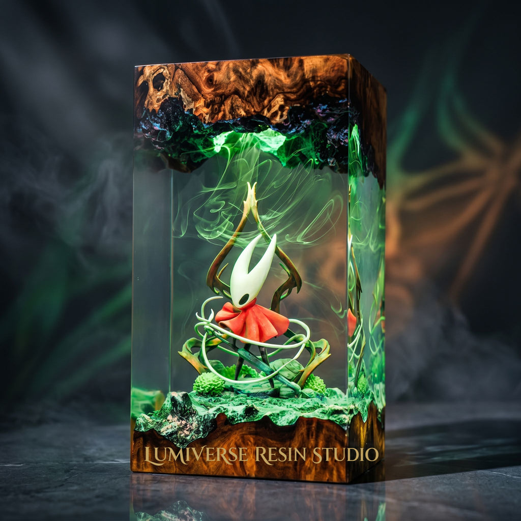Hornet Resin Lamp | Warm LED Light | Lumiverse Resin