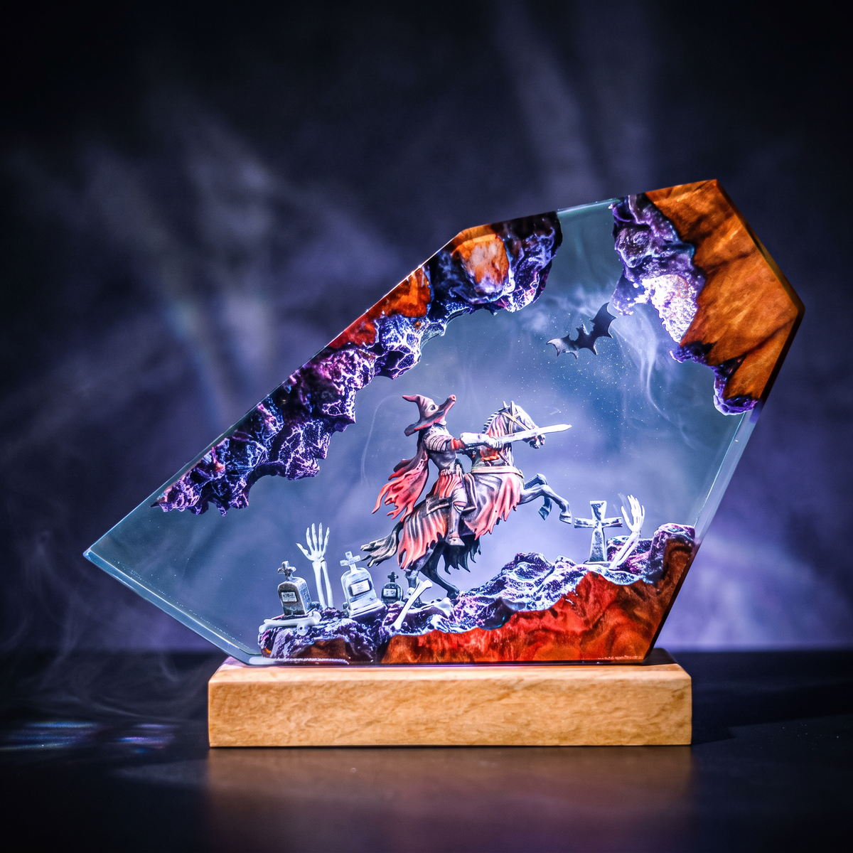 Headless HorseMan Resin Lamp V2 - Halloween, illuminated decor featuring a spooky horseman figure.