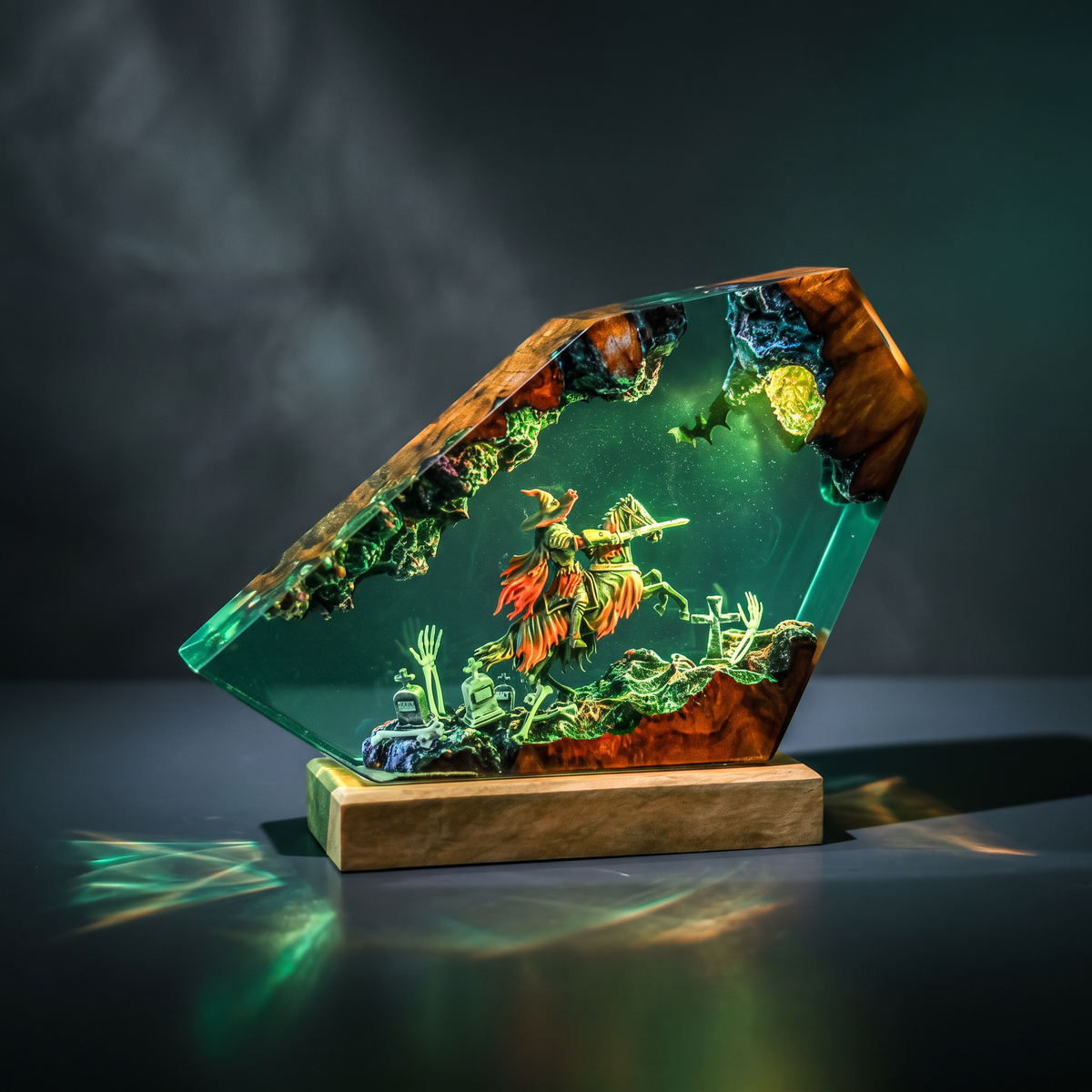 Headless HorseMan Resin Lamp V2 - Halloween displayed with eerie glow and spooky details.