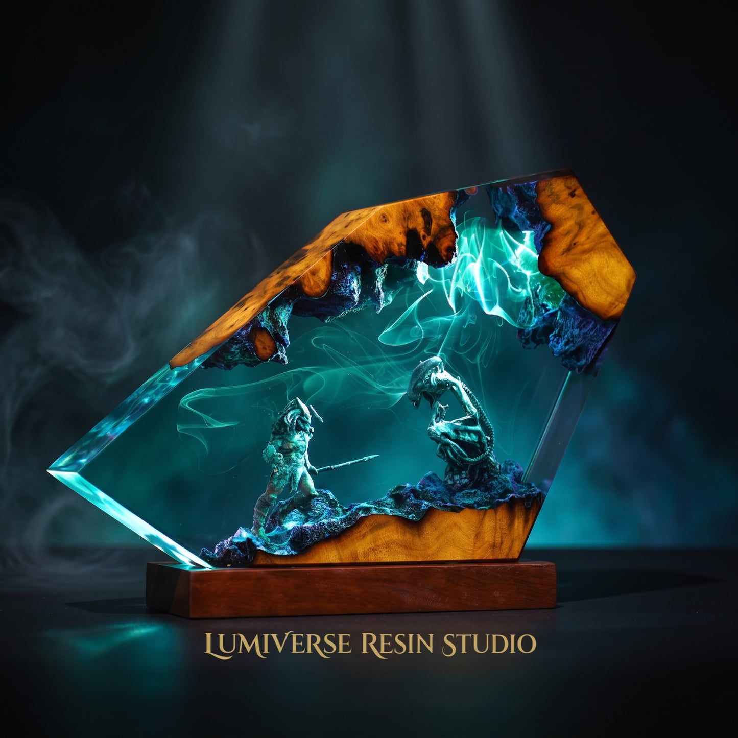 Predator Vs Xenomorph Resin Lamp