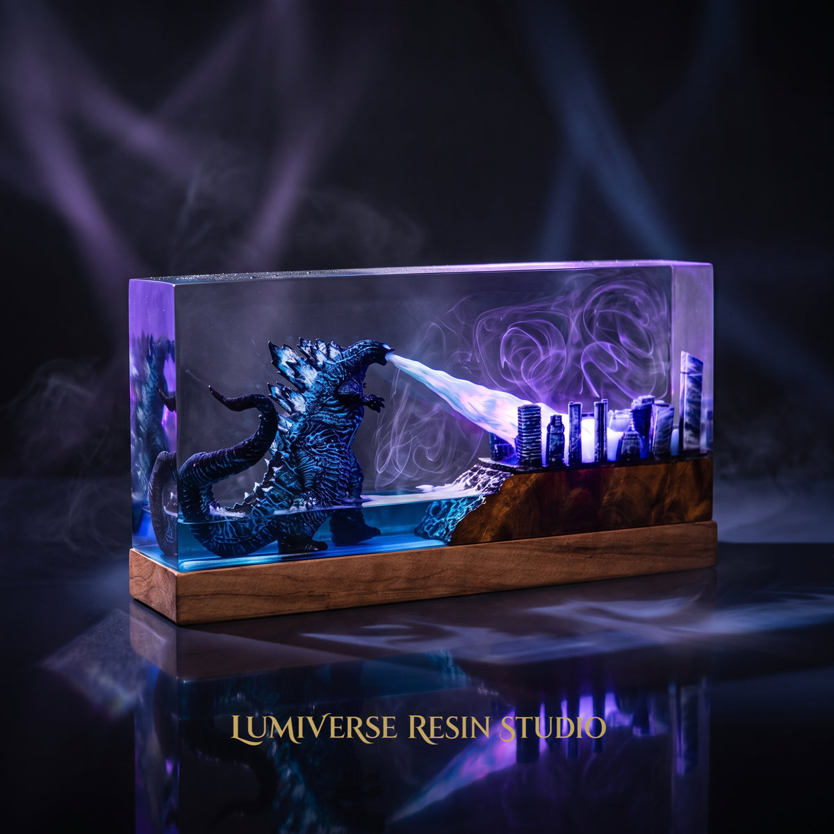 Godzila V2 Resin lamp Lumi Verseresin Studio