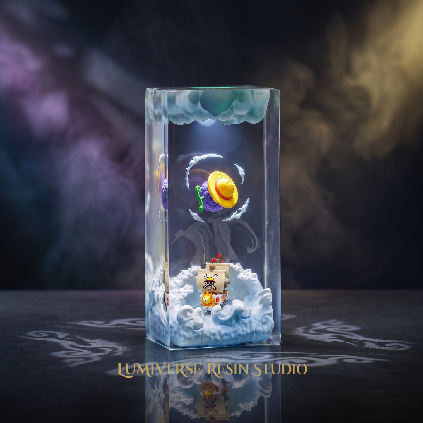 Thousand Sunny &amp; Gomu Gomu No Mi Resin Lamp - One Piece