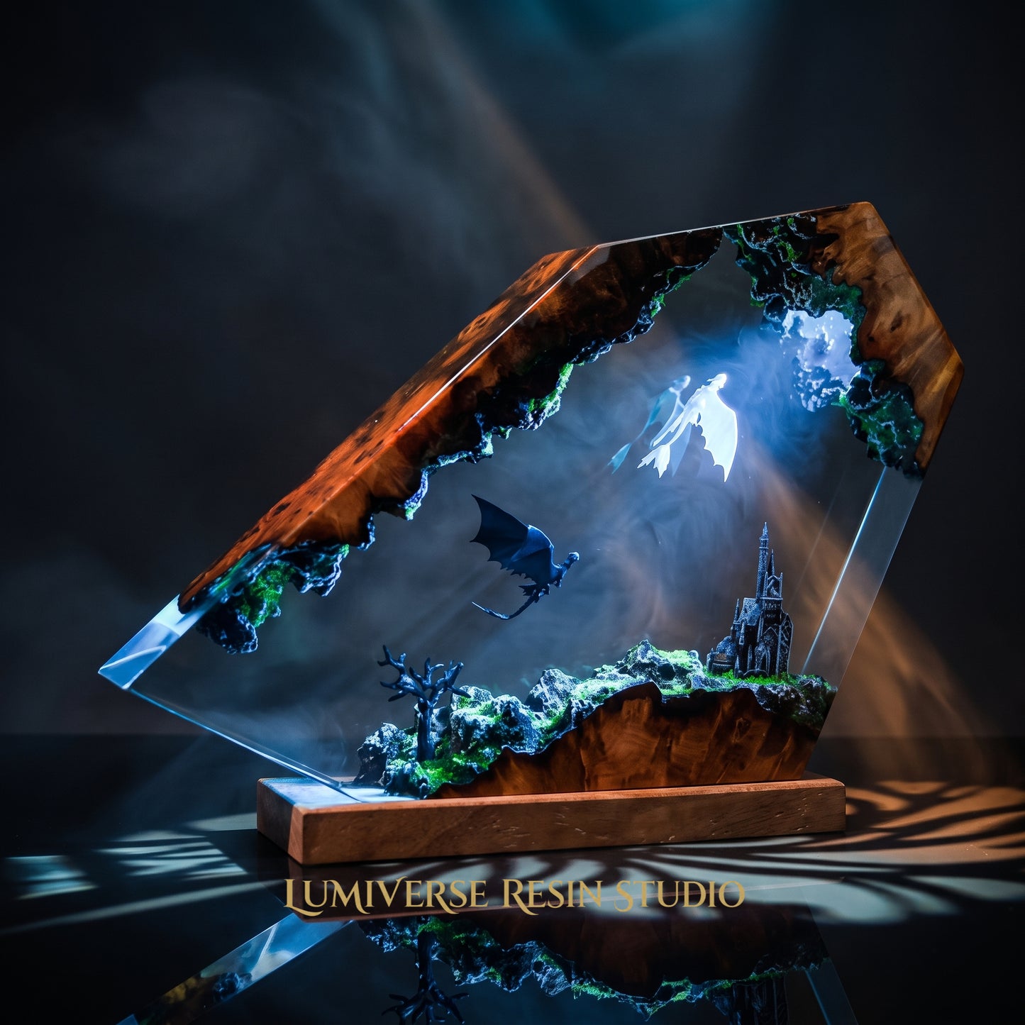 Toothlesss and Light Furry Resin Lamp
