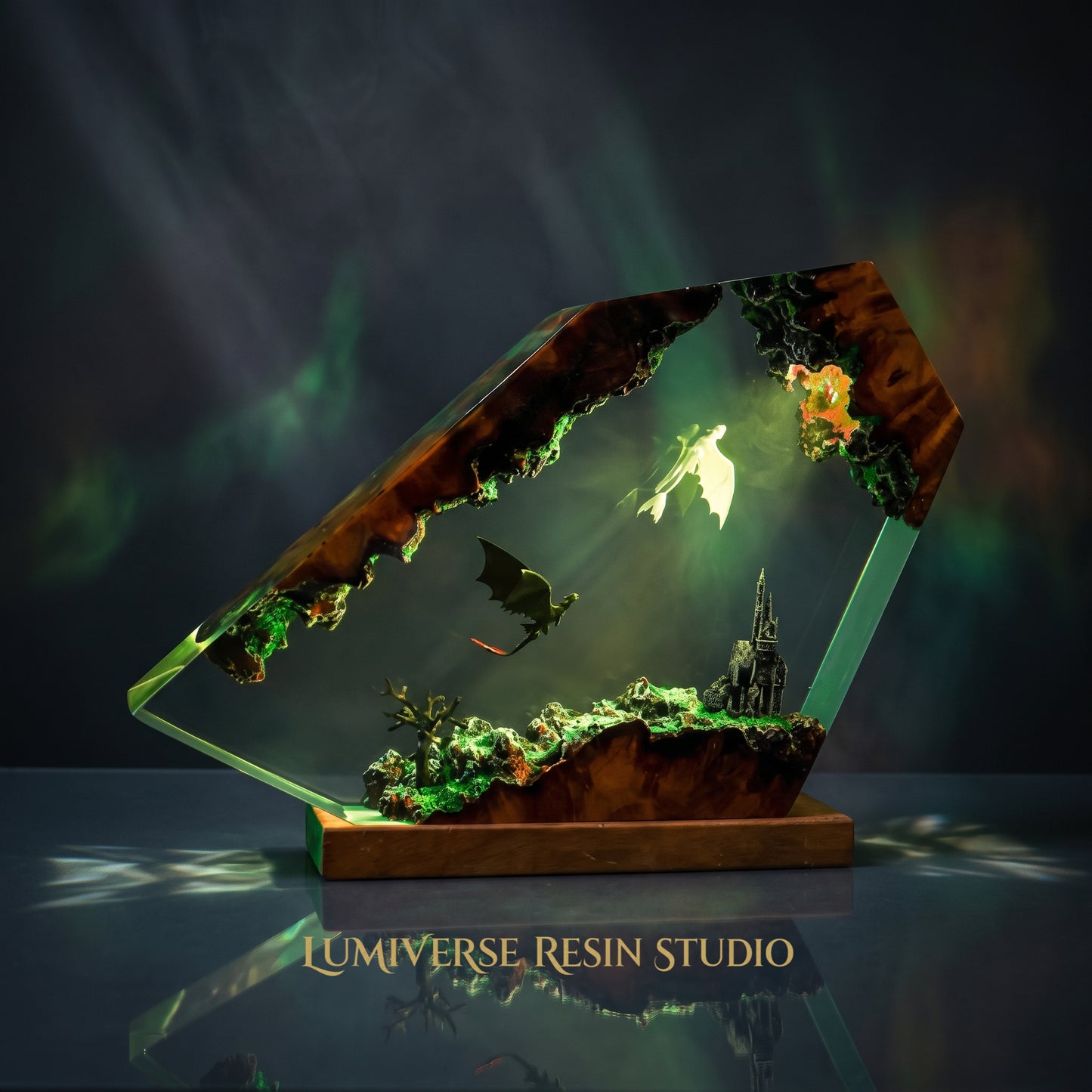 Toothlesss and Light Furry Resin Lamp