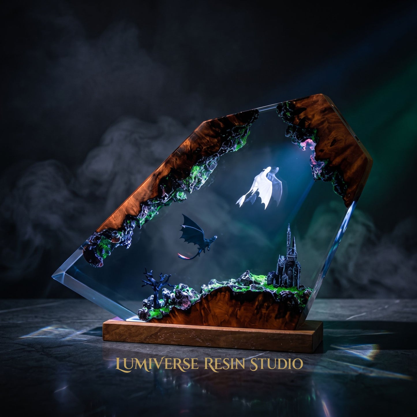 Toothlesss and Light Furry Resin Lamp