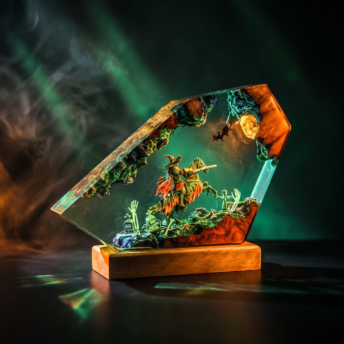 Headless HorseMan Resin Lamp V2 - Halloween, illuminated resin lamp with headless horseman design and spooky background.