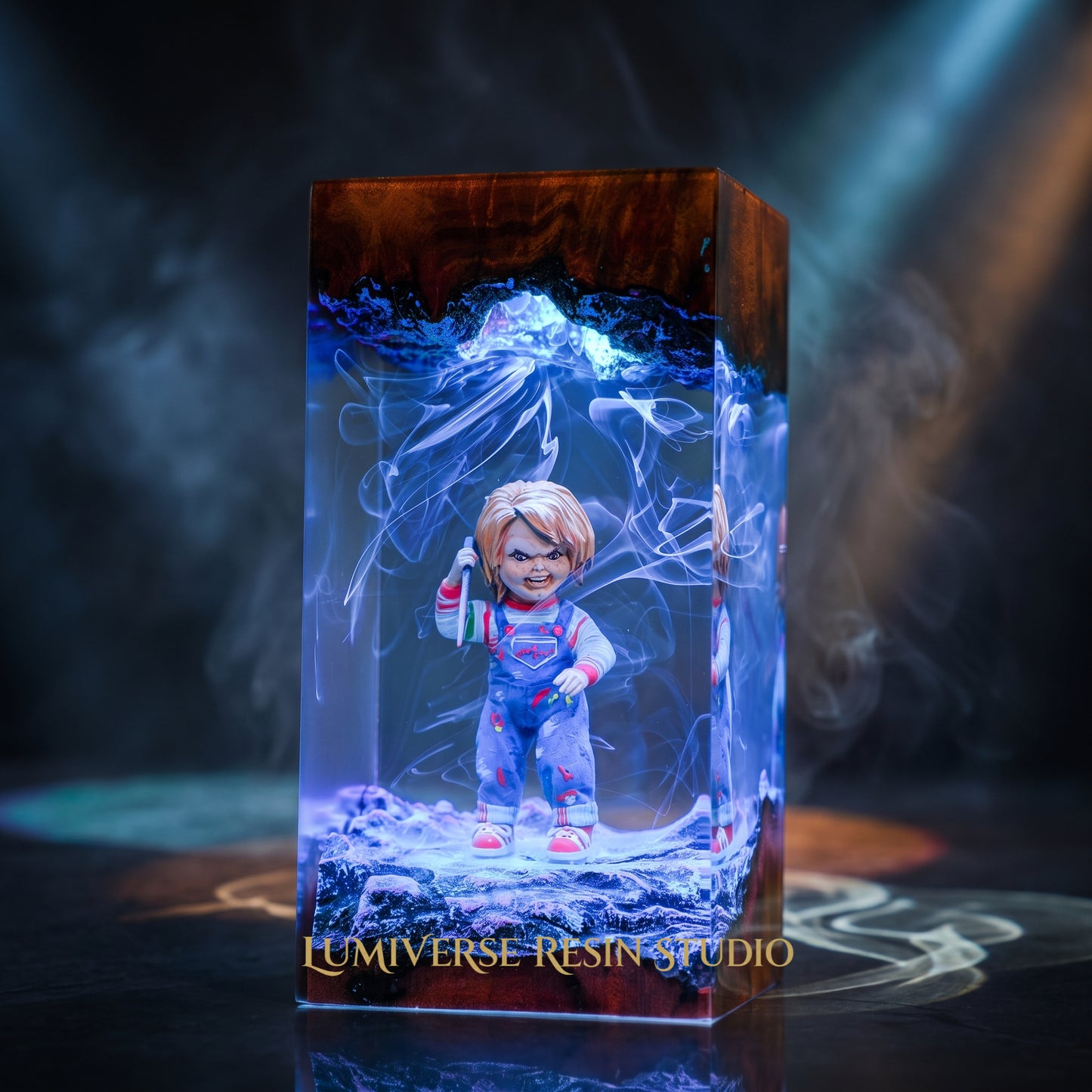 Chuky Resin Lamp
