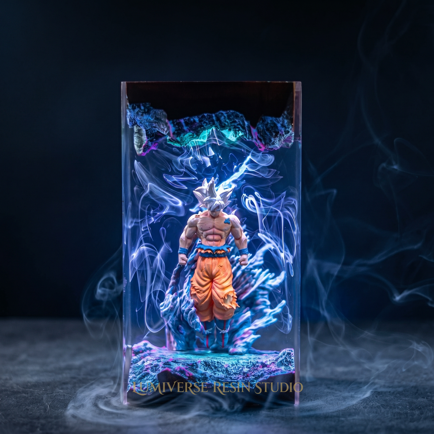Goku Ultra Intrict Resin Lamp - Dragon Ball Z