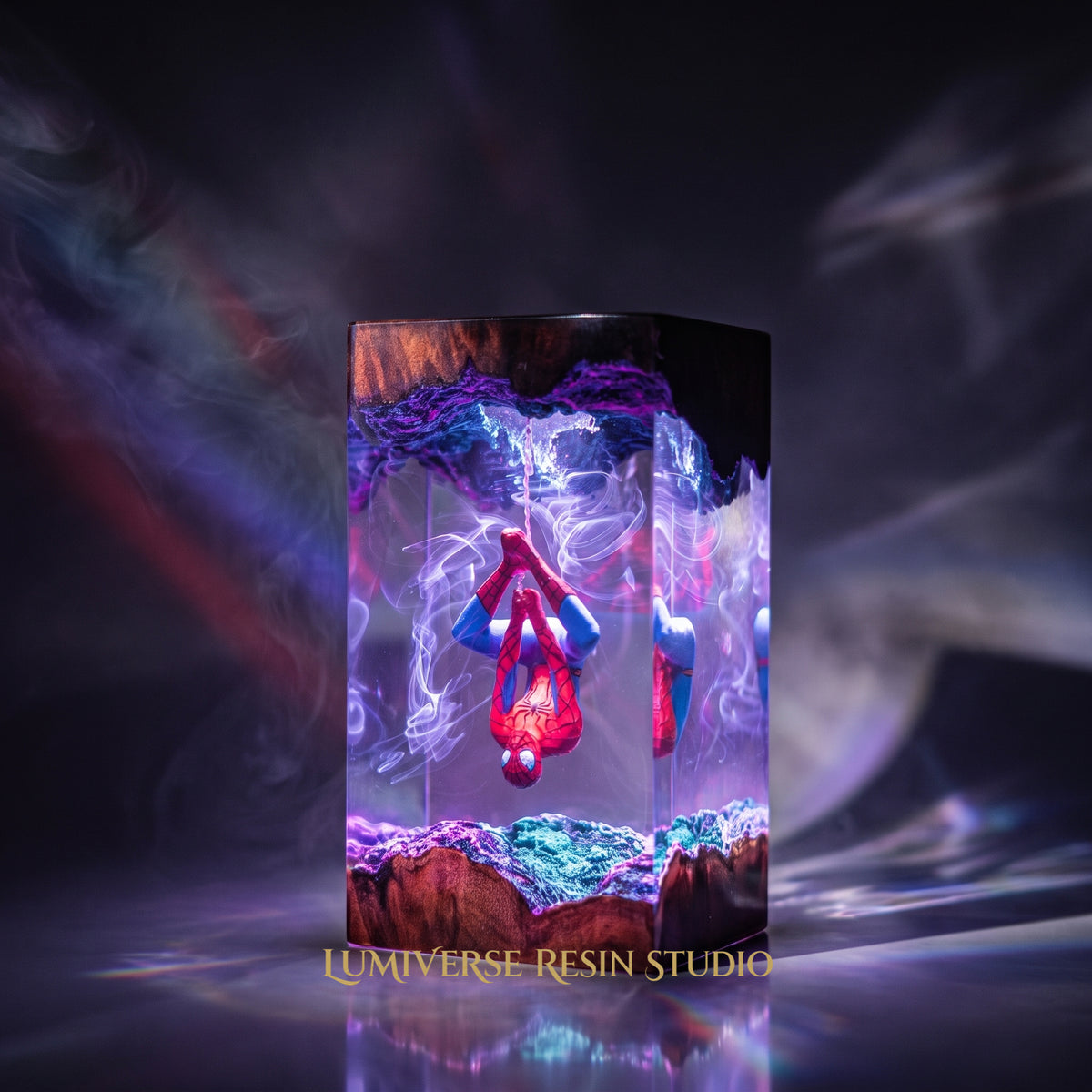 Spider Man Resin Lamp | LED Diorama MarvelComics | Lumiverse Resin
