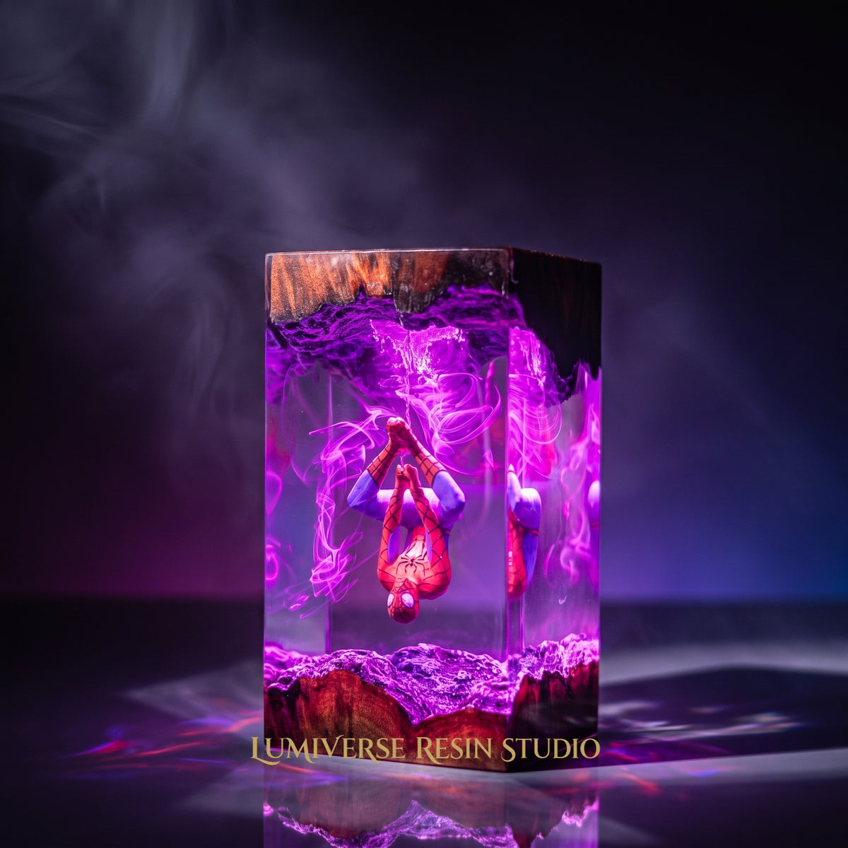 Spider Man Resin Lamp | LED Diorama MarvelComics | Lumiverse Resin